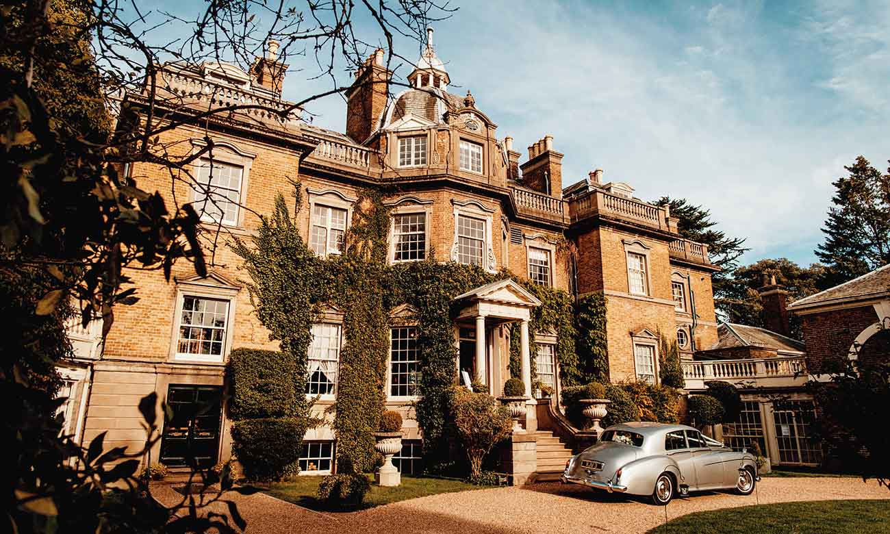 Hampton Court House