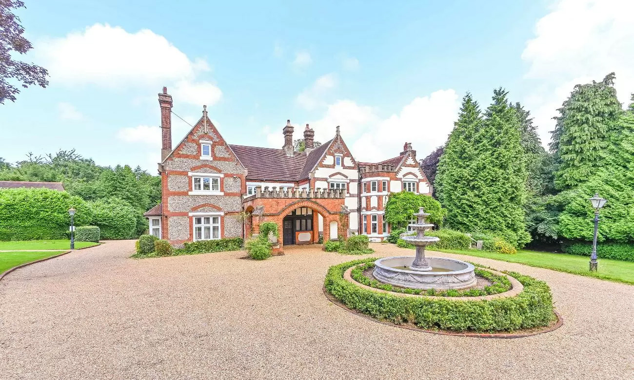 Kingswood Manor