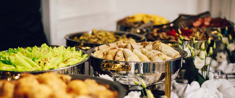 What’s the difference between a finger buffet and a fork buffet?
