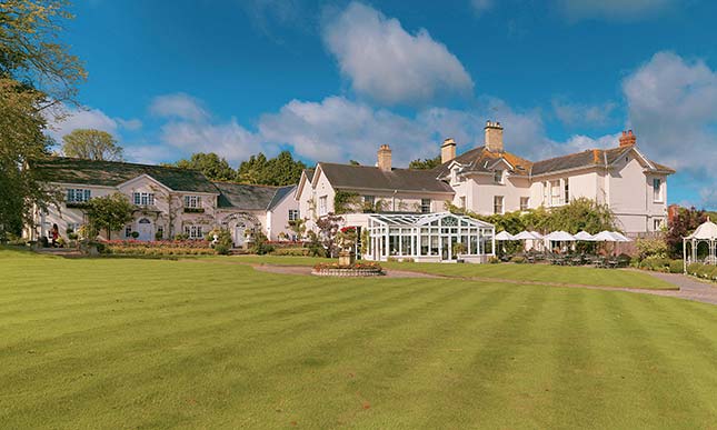 Summer Lodge