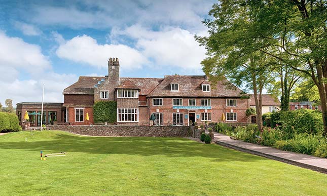 Deans Place Hotel